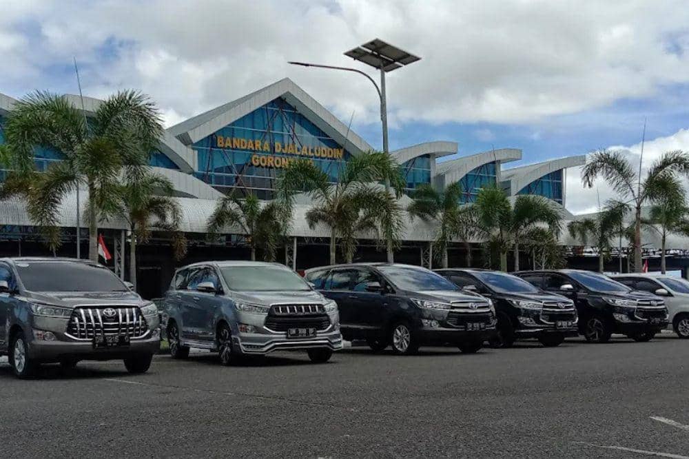 Armada rental mobil di Bandara Djalaluddin Gorontalo